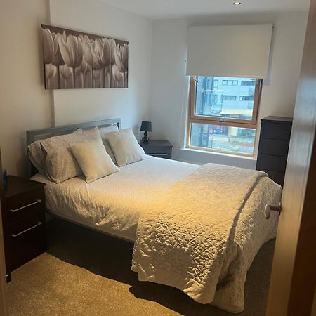 Clarance Docks Apartment Leeds  Zewnętrze zdjęcie