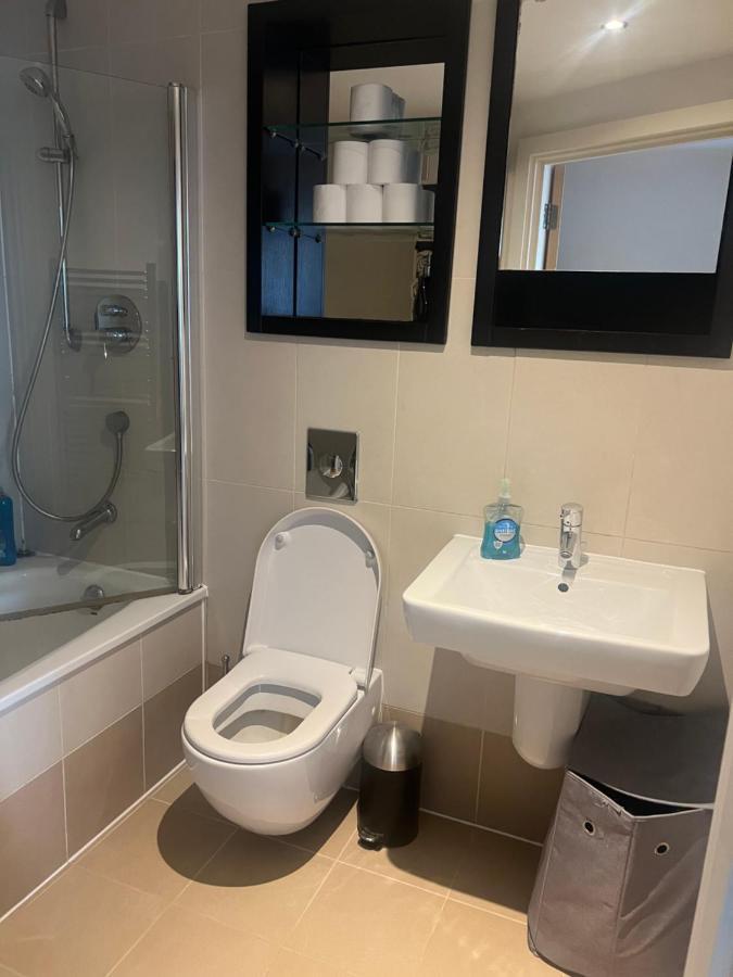Clarance Docks Apartment Leeds  Zewnętrze zdjęcie